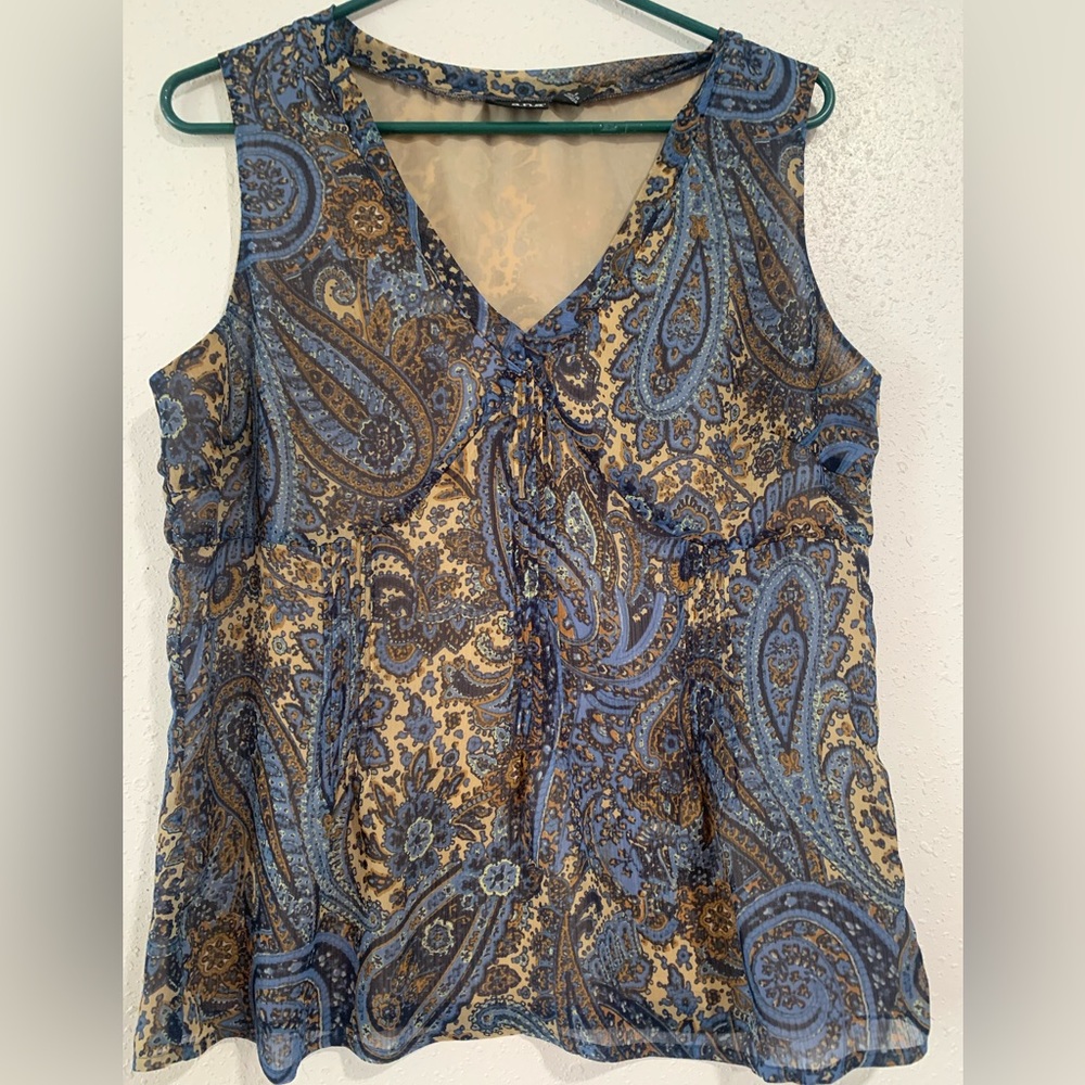 a.n.a Blue and Tan Paisley V-Neck Sleeveless Blouse